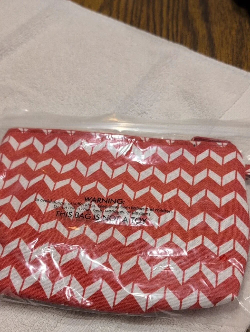 thirty-one Coral Chevron Mini Zipper Pouch